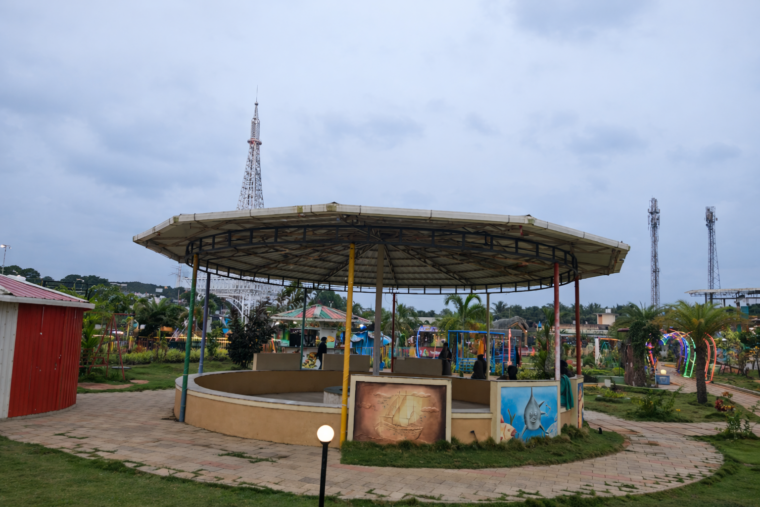 V land park Thrikaripur